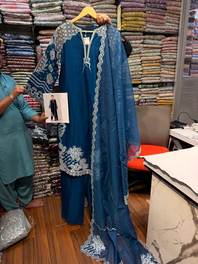 HUSSAIN REHAR JUGNU LAWN TIVA RTW
