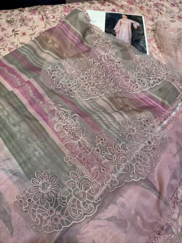 Baroque UF-4129 Pink Lawn