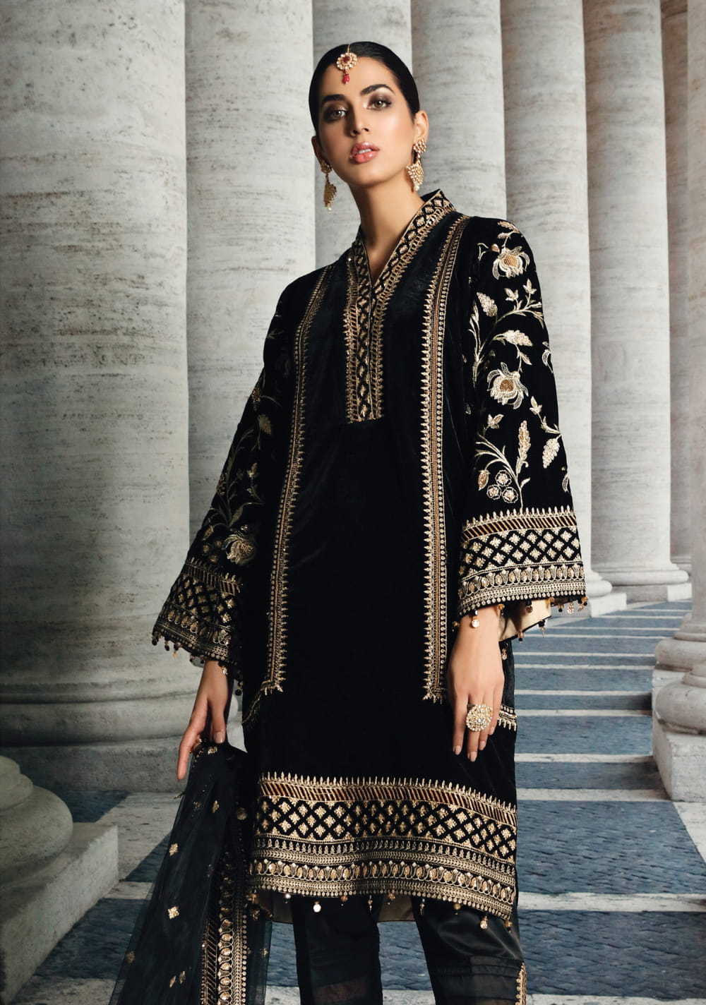 Anaya Black Velvet Formal Collection Replica