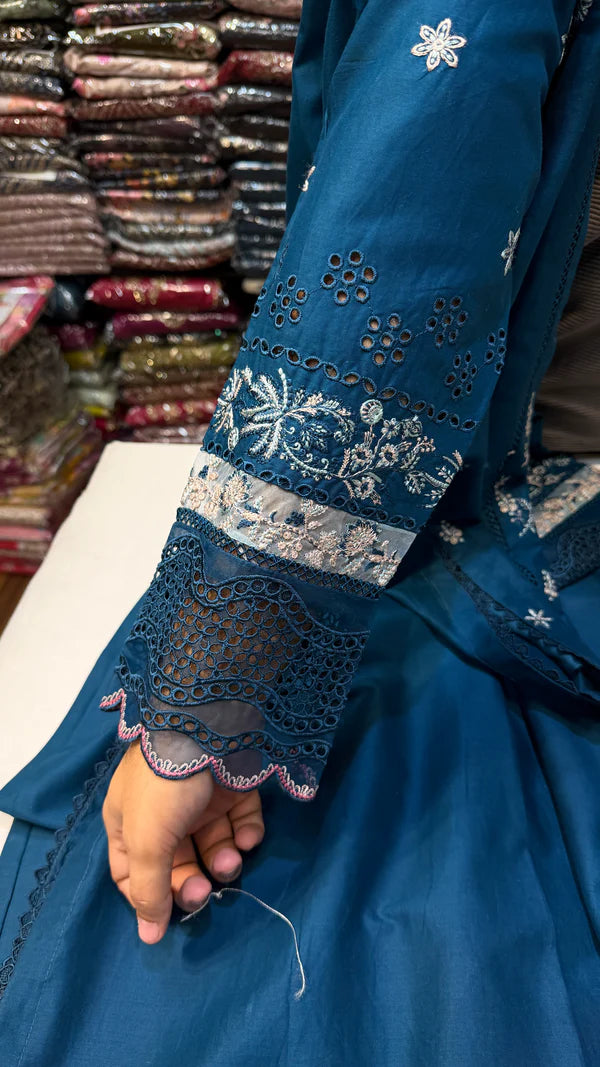 QALAMKAR LAWN 2PC RTW SB02 (Zink)