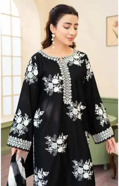 ZARA SHAHJAHAN BLACK & WHITE